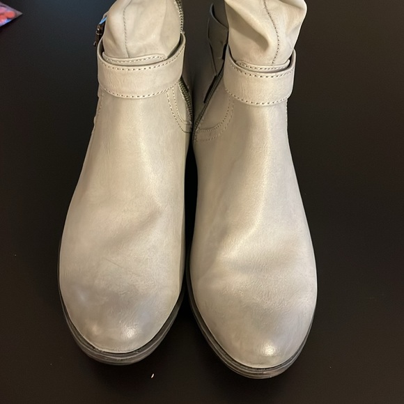 White Mountain Pebble Gray Riding Boots - Picture 5 of 6